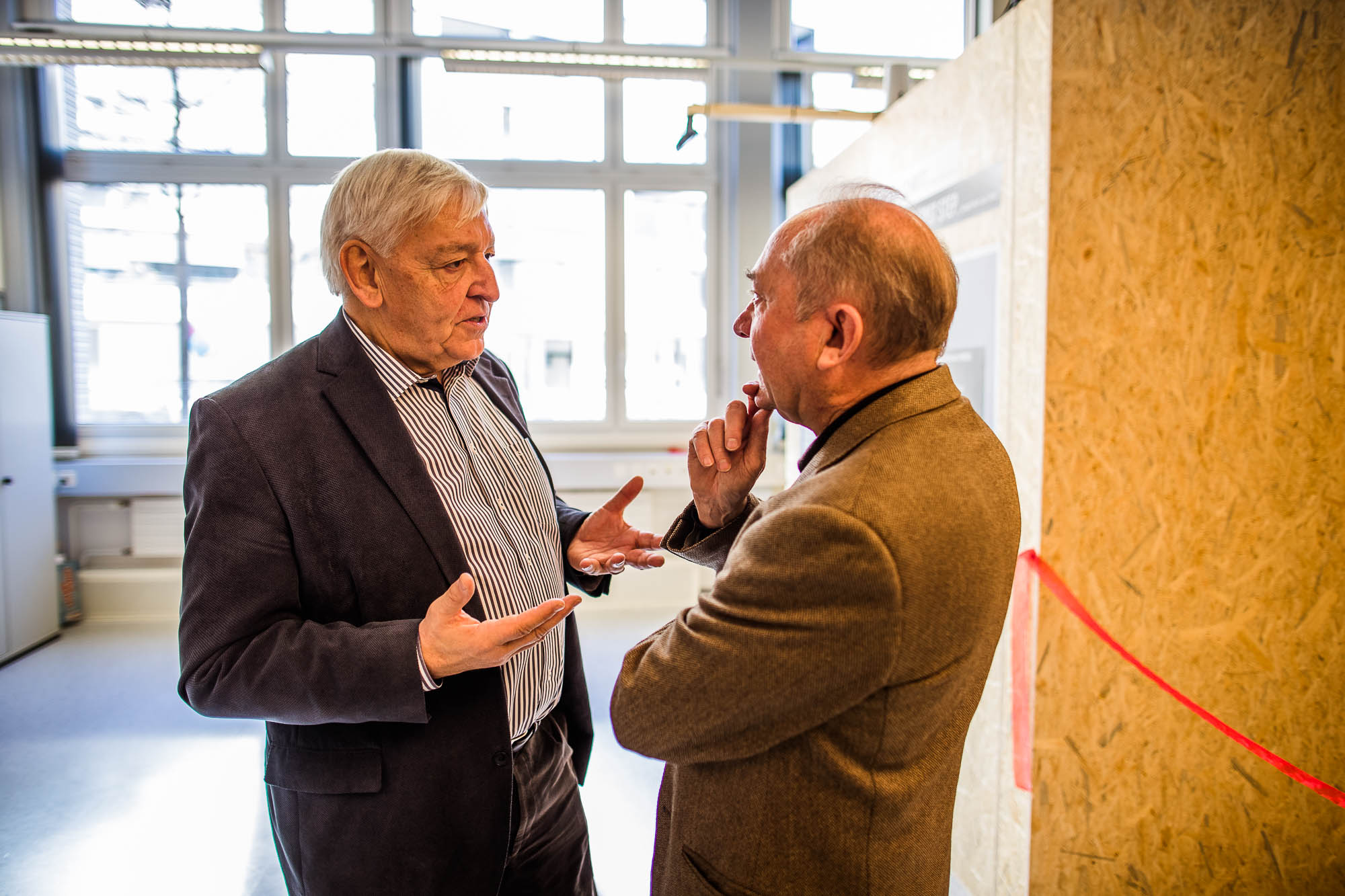 Export x3 1DX23049 Business 2020 Opening MOBI